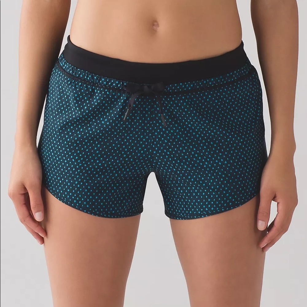 Lululemon Run It Out 3" Short Mini Dedication Dot Indian Ocean